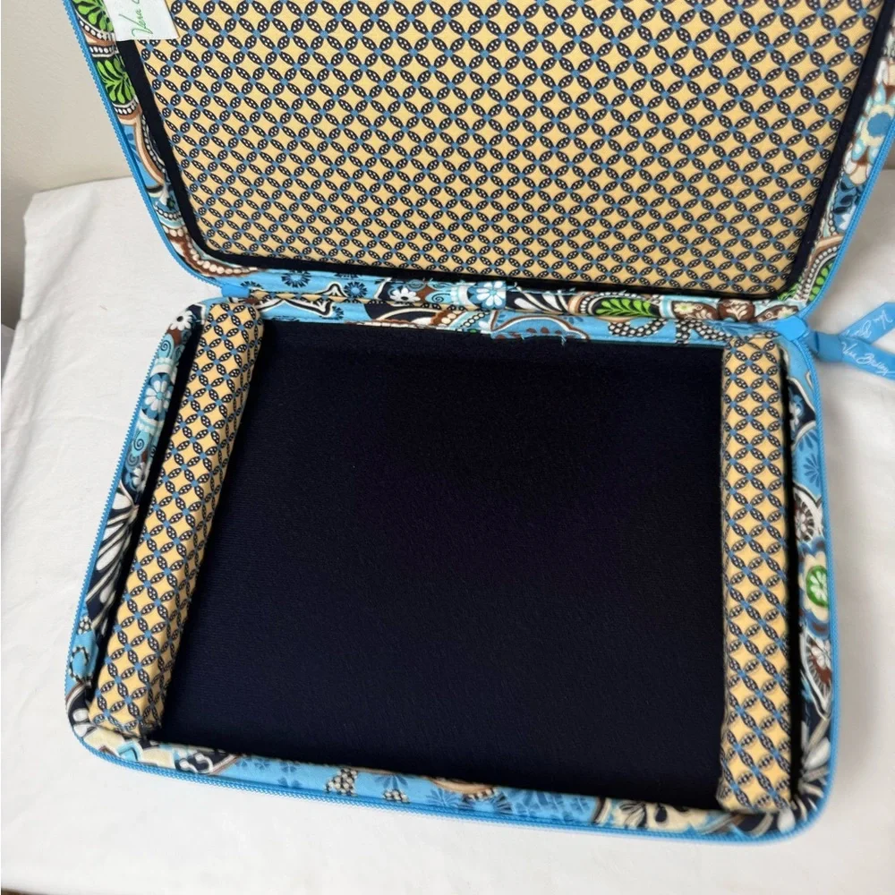 NWT Vera Bradley Bali Blue Mini Laptop Case Padded 12” X 8.5” Rare